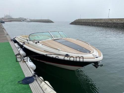 Chris Craft Corsair 30 Spesifikasjoner og anmeldelser